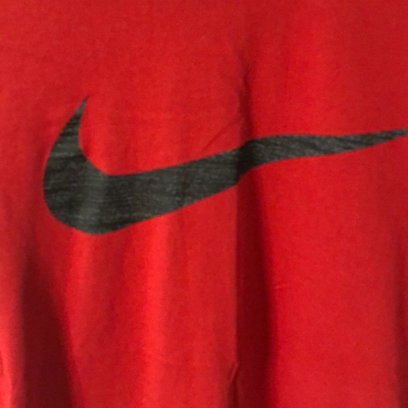 Nike Dri Fit - Picture 2 of 5